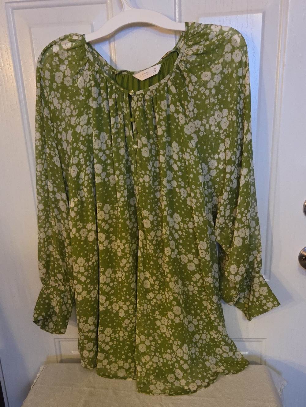 LC Lauren Conrad Olive Green Floral Peasant Top Size 3X